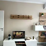 Cozy Flat Near Air Albania Stadium 2 Apartment *
