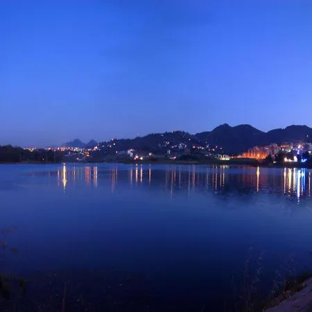 Διαμέρισμα Cozy Flat Near Air Albania Stadium 2 *