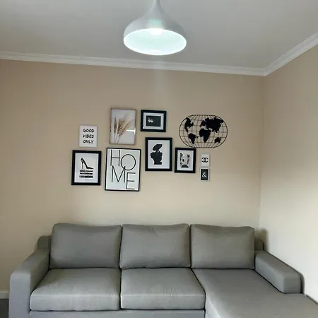 Διαμέρισμα Cozy Flat Near Air Albania Stadium 2 *