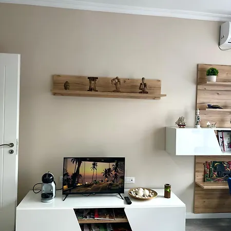 Cozy Flat Near Air Albania Stadium 2 Διαμέρισμα *